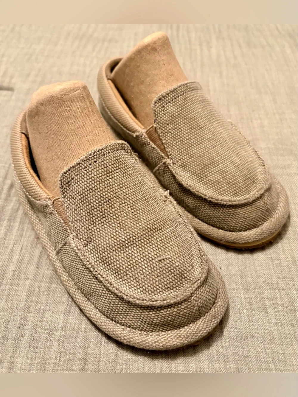 Little Boy’s Sz 11c The Children's Place Beige Canvas Slip-On Dress Shoes